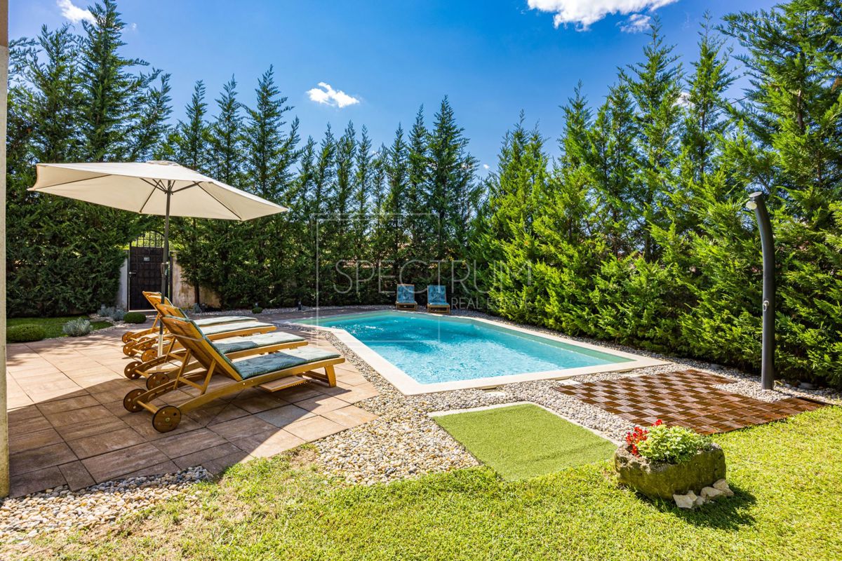 Okolica Svetvinčenta, čudovita hiša z bazenom