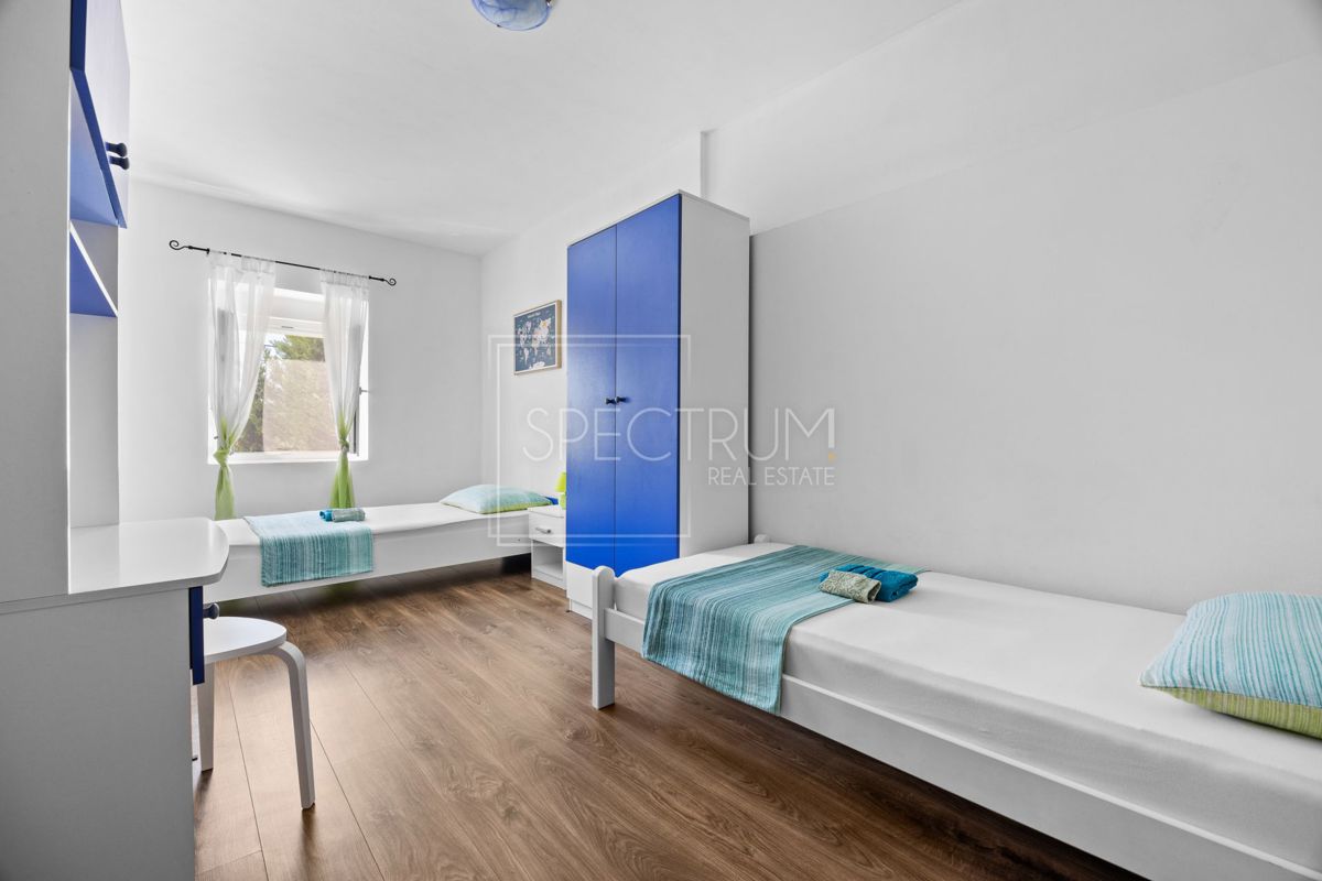 Okolica Svetvinčenta, čudovita hiša z bazenom