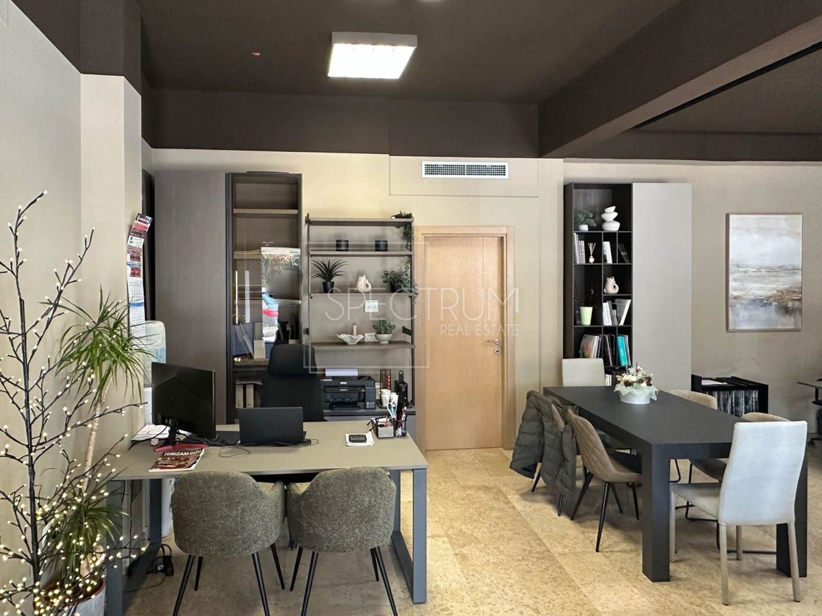 Novigrad, poslovni prostori na odlični lokaciji