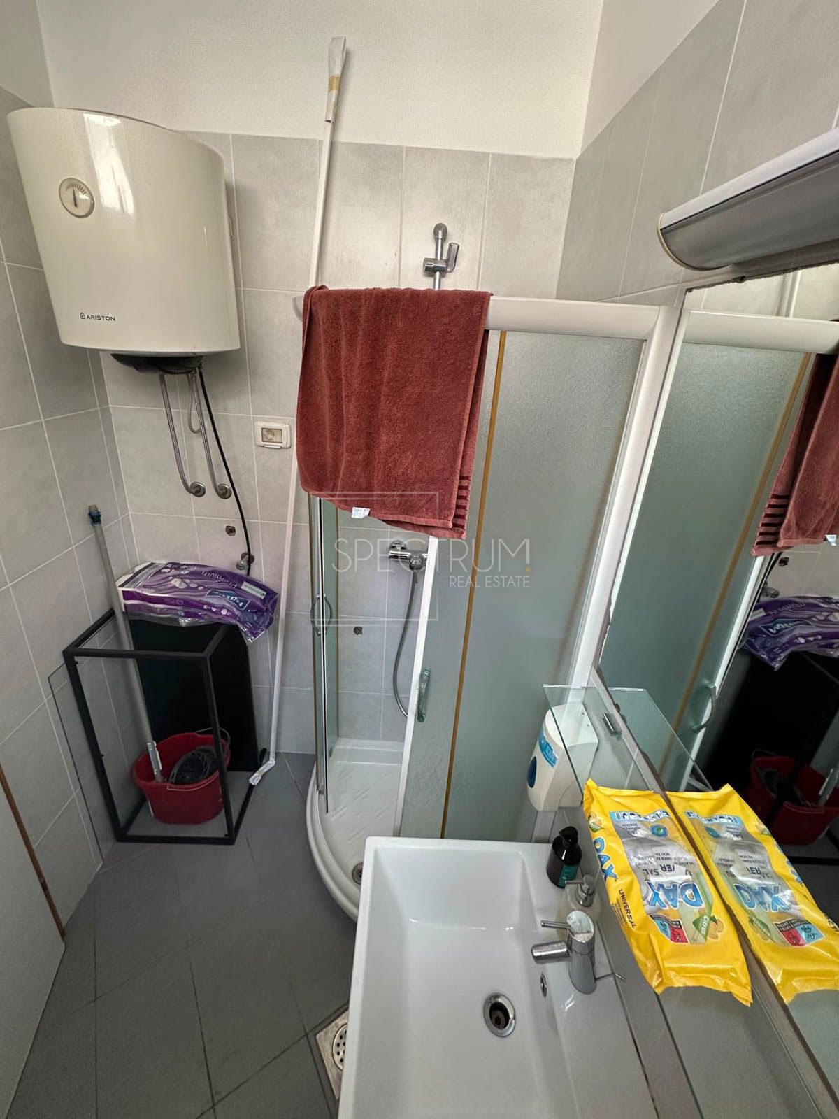 Novigrad, poslovni prostori na odlični lokaciji