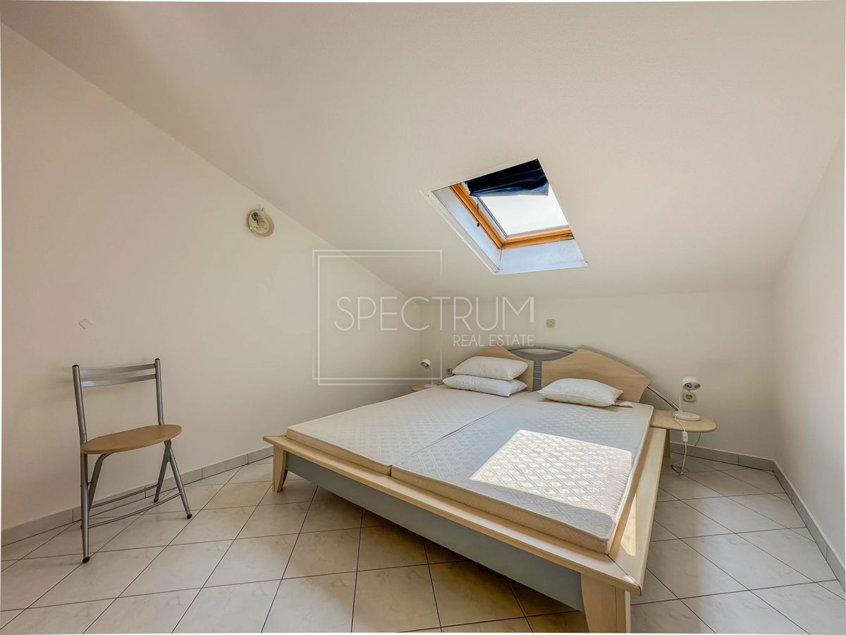 Novigrad okolica, stanovanje z galerijo, 400 m od morja