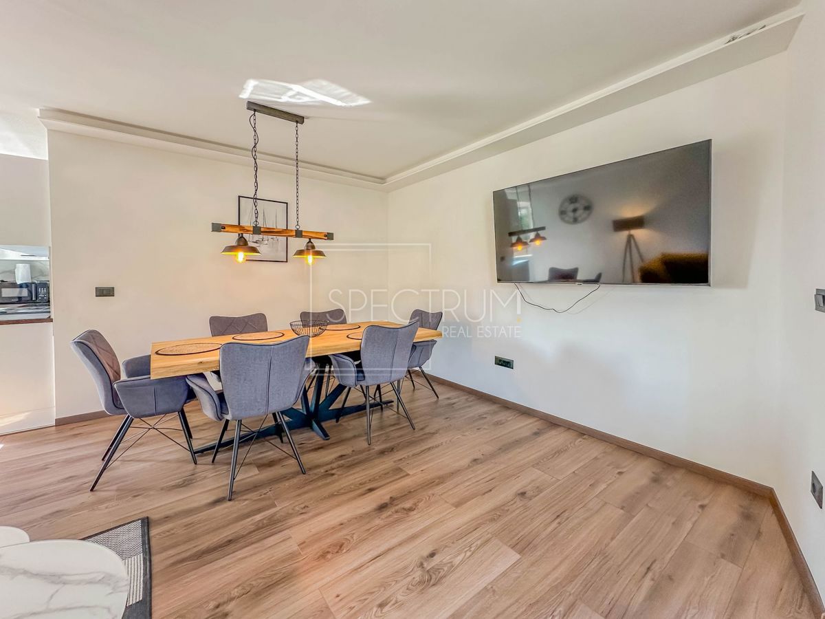 Novigrad, stanovanje v pritličju z vrtom