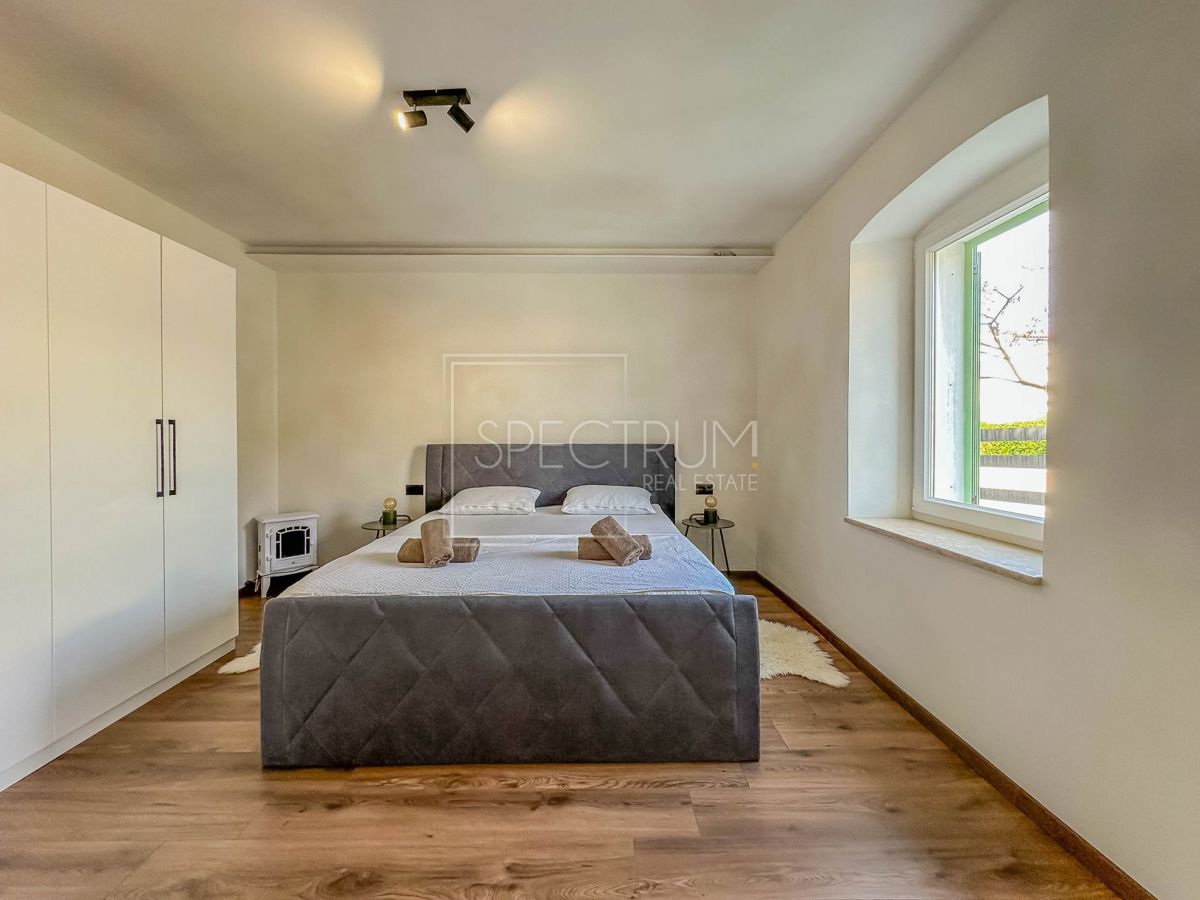 Novigrad, stanovanje v pritličju z vrtom