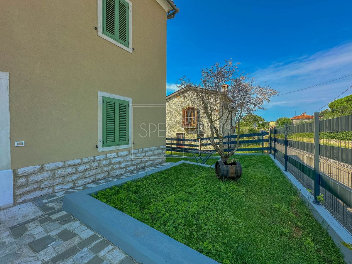 Novigrad, stanovanje v pritličju z vrtom