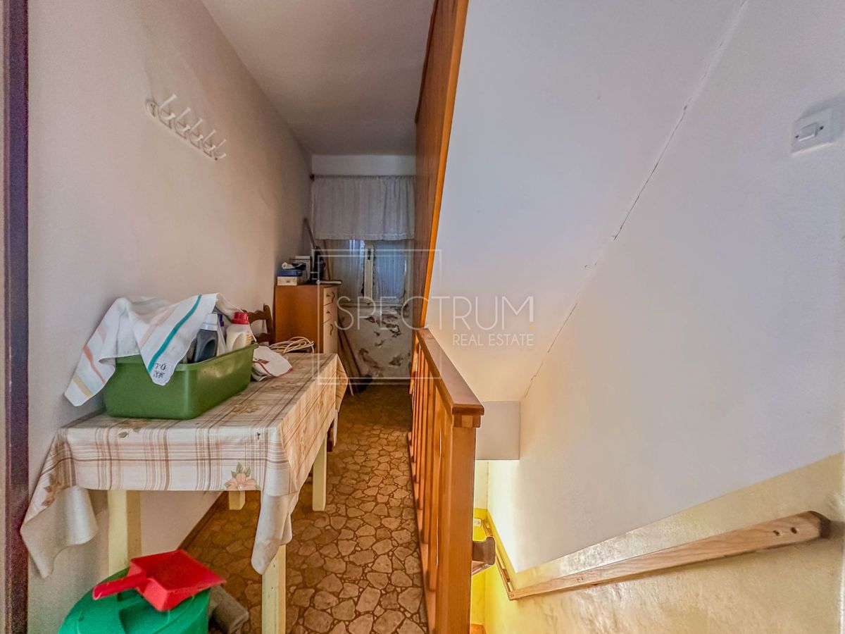 Območje Brtonigle, kamnita hiša za prenovo