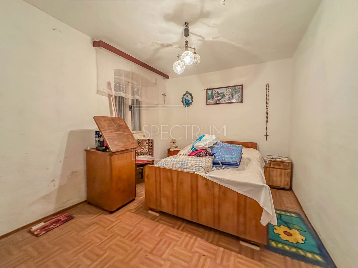 Območje Brtonigle, kamnita hiša za prenovo