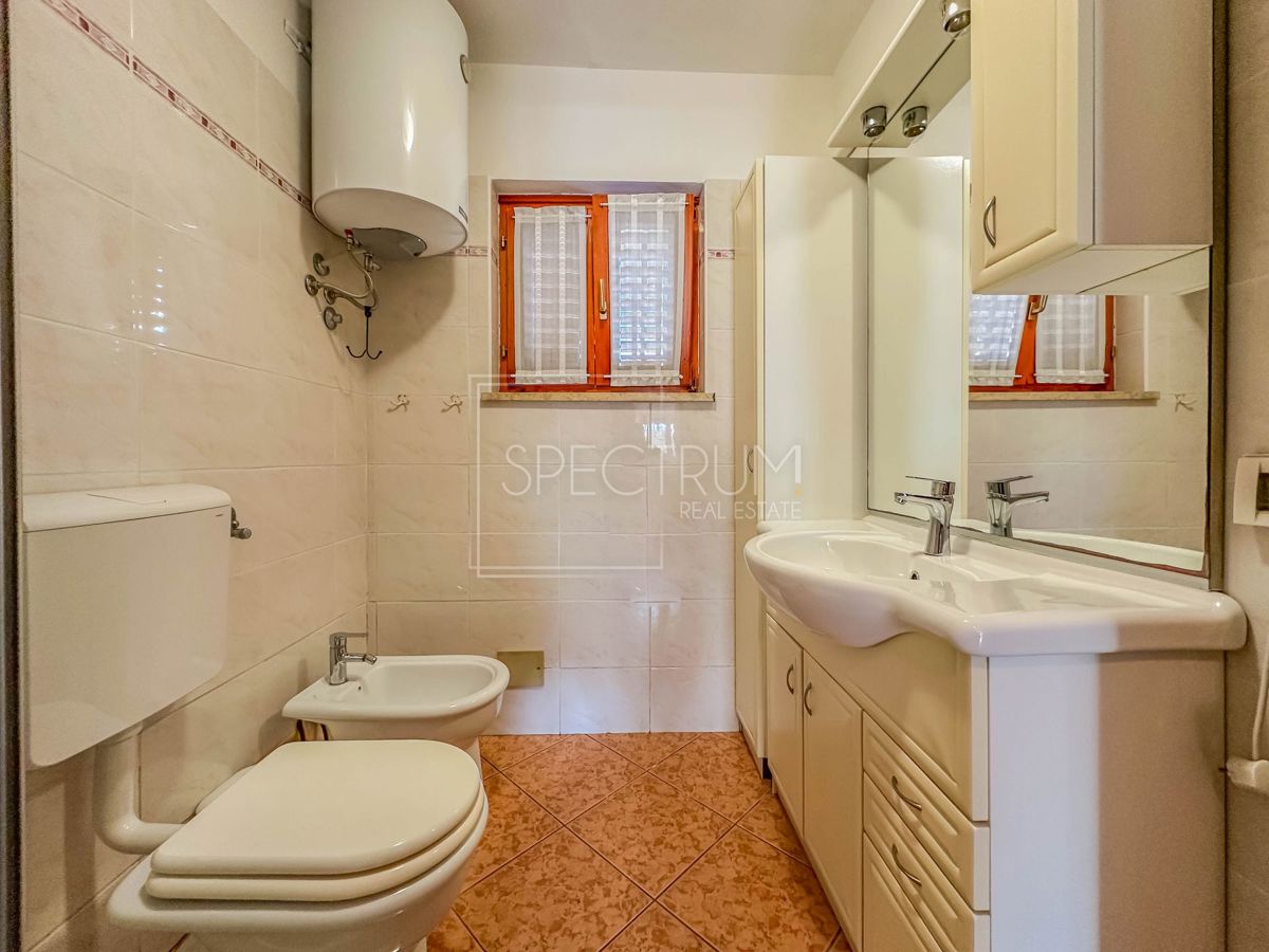 Novigrad, stanovanje v pritličju 350m od morja