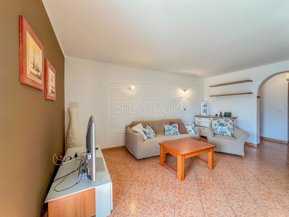 Novigrad, stanovanje v pritličju 350m od morja