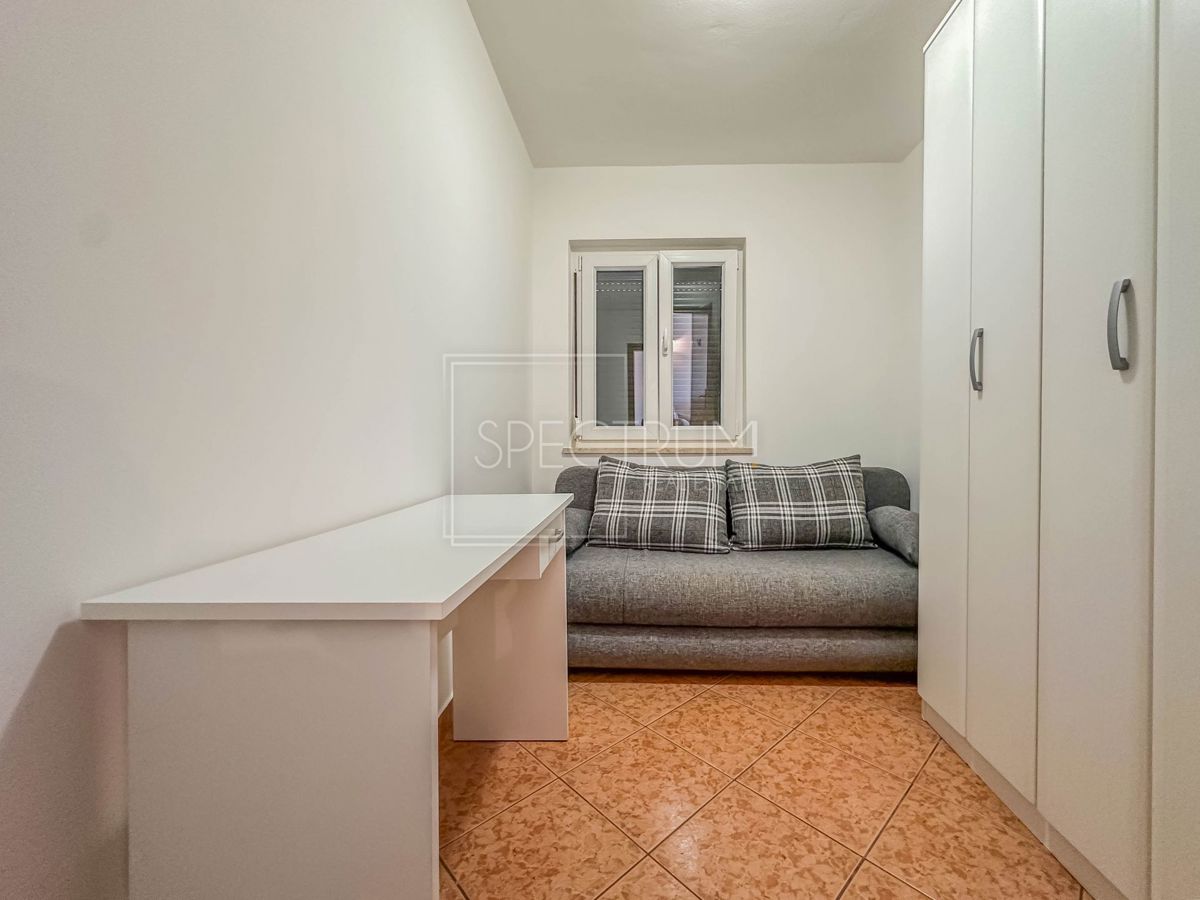 Novigrad, stanovanje v pritličju 350m od morja