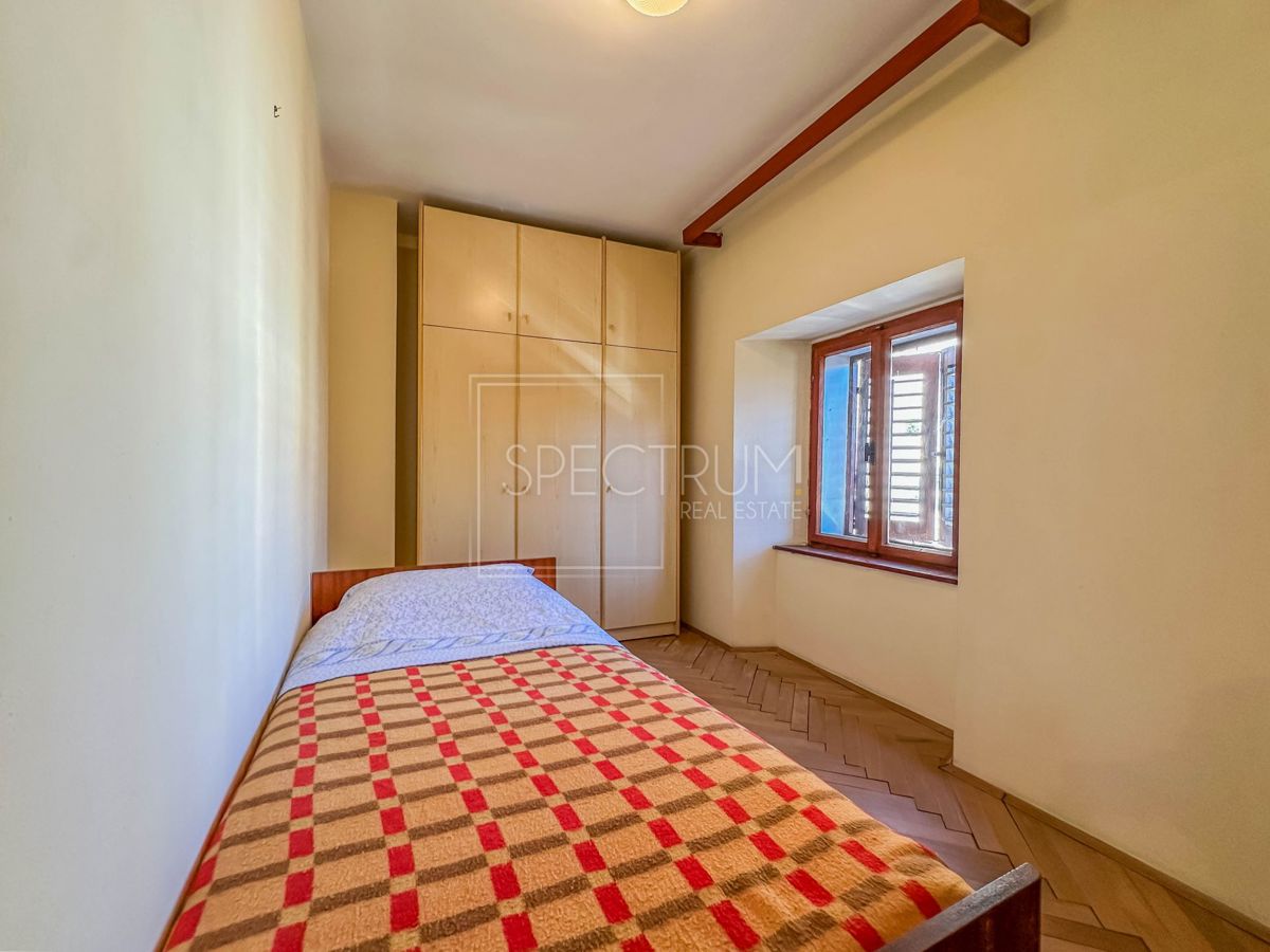 Buje, hiša z vrtom v središču mesta