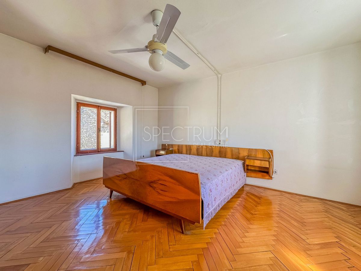 Buje, hiša z vrtom v središču mesta