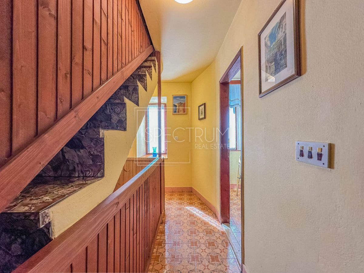 Buje, hiša z vrtom v središču mesta