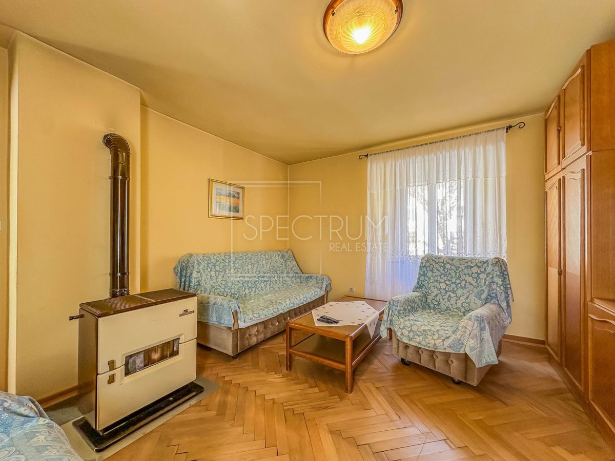 Buje, hiša z vrtom v središču mesta