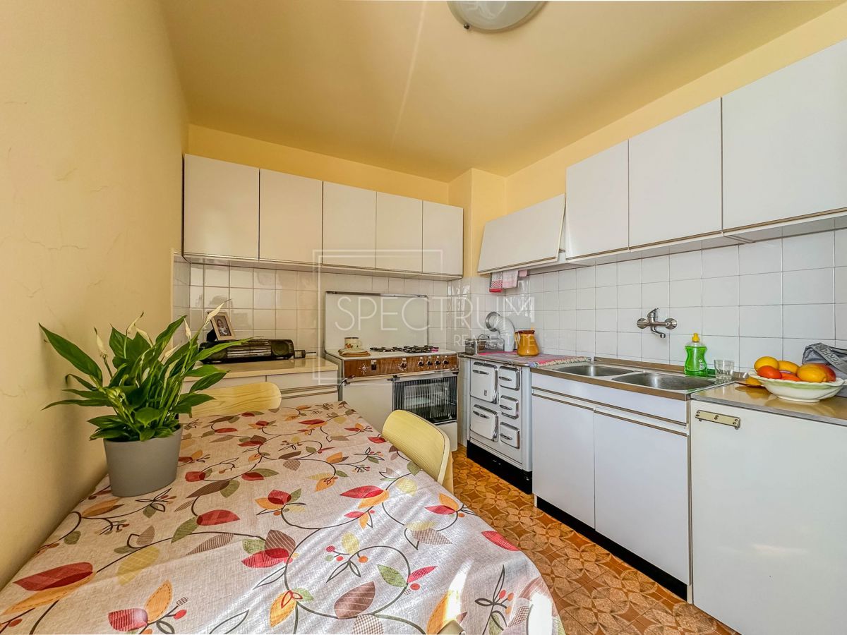 Buje, hiša z vrtom v središču mesta