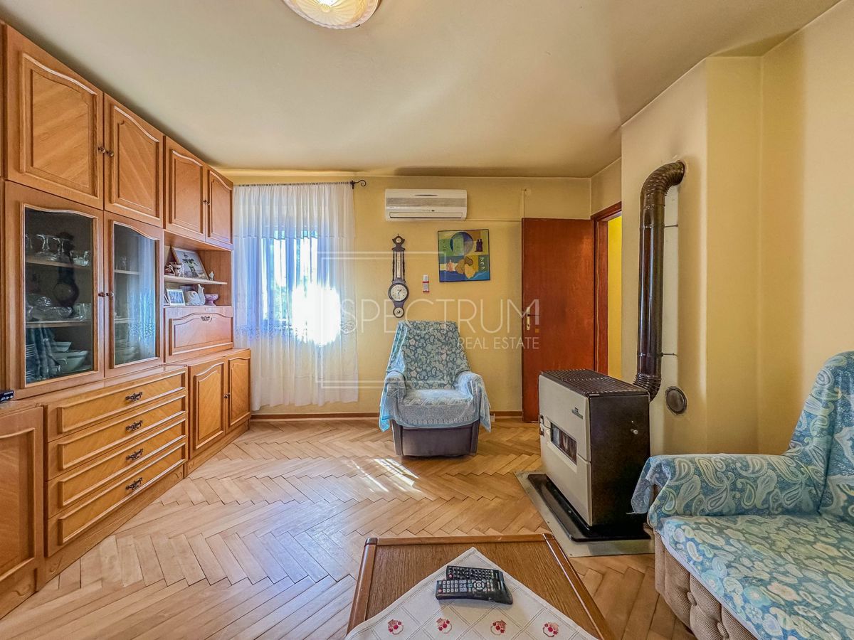 Buje, hiša z vrtom v središču mesta