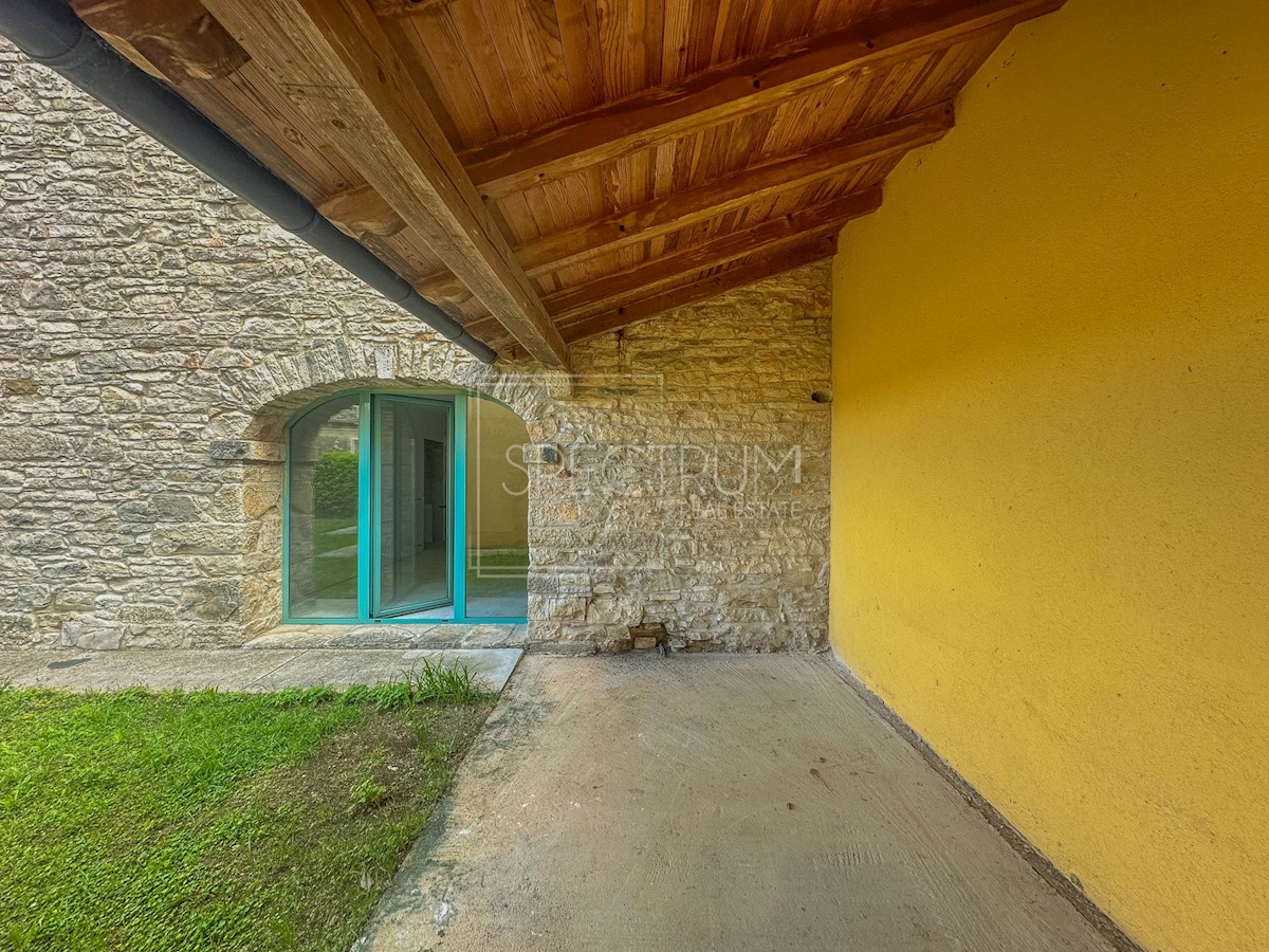 Okolica Buja, adaptirano stanovanje v pritličju z vrtom