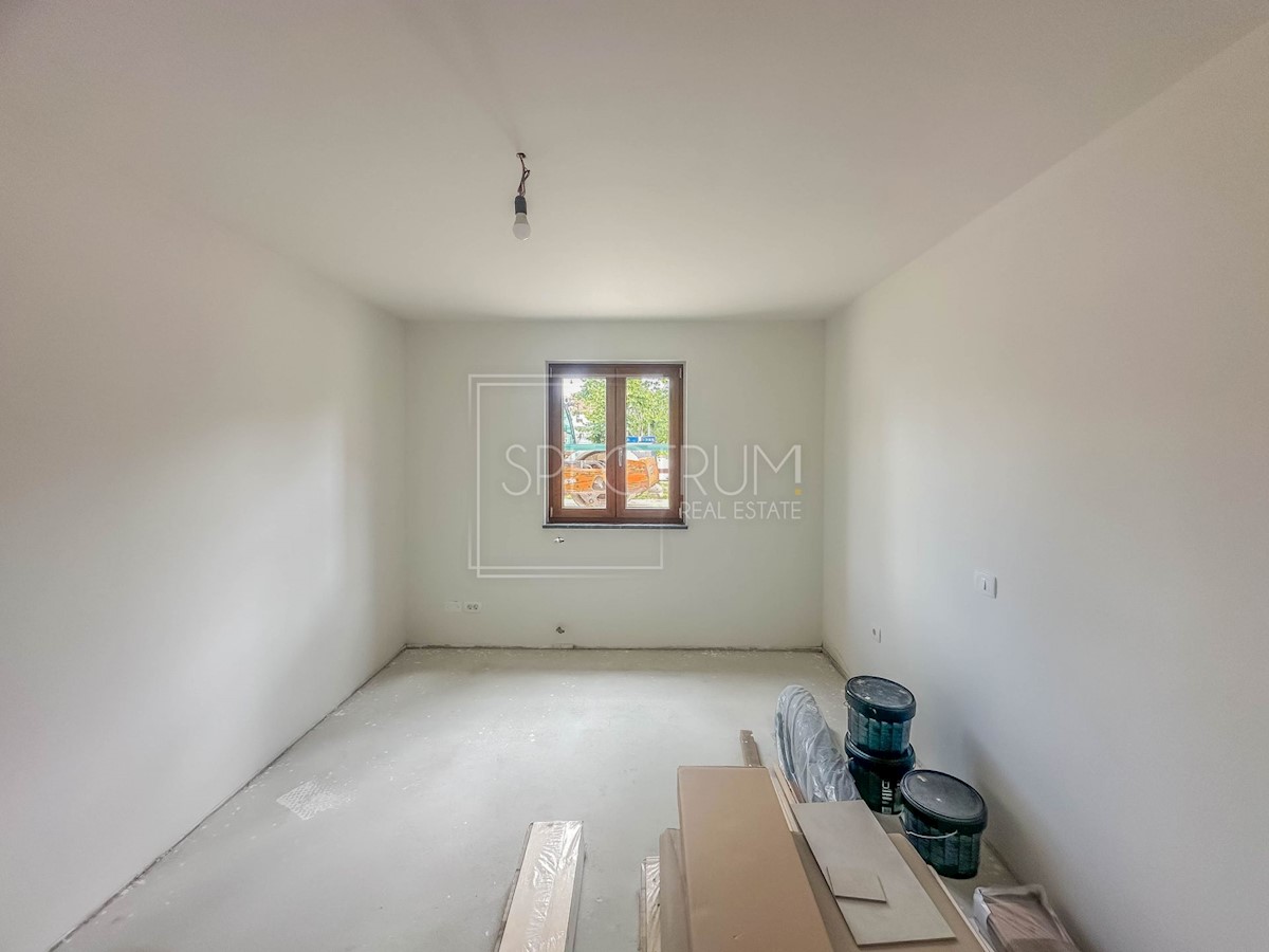 Okolica Buja, adaptirano stanovanje v pritličju z vrtom