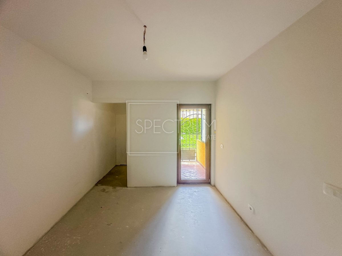 Okolica Buja, adaptirano stanovanje v pritličju z vrtom