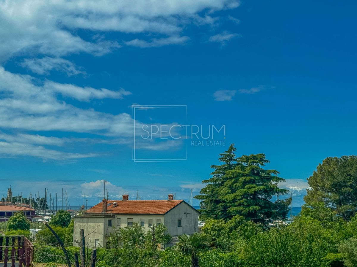 Novigrad, hiša 250 m od morja!