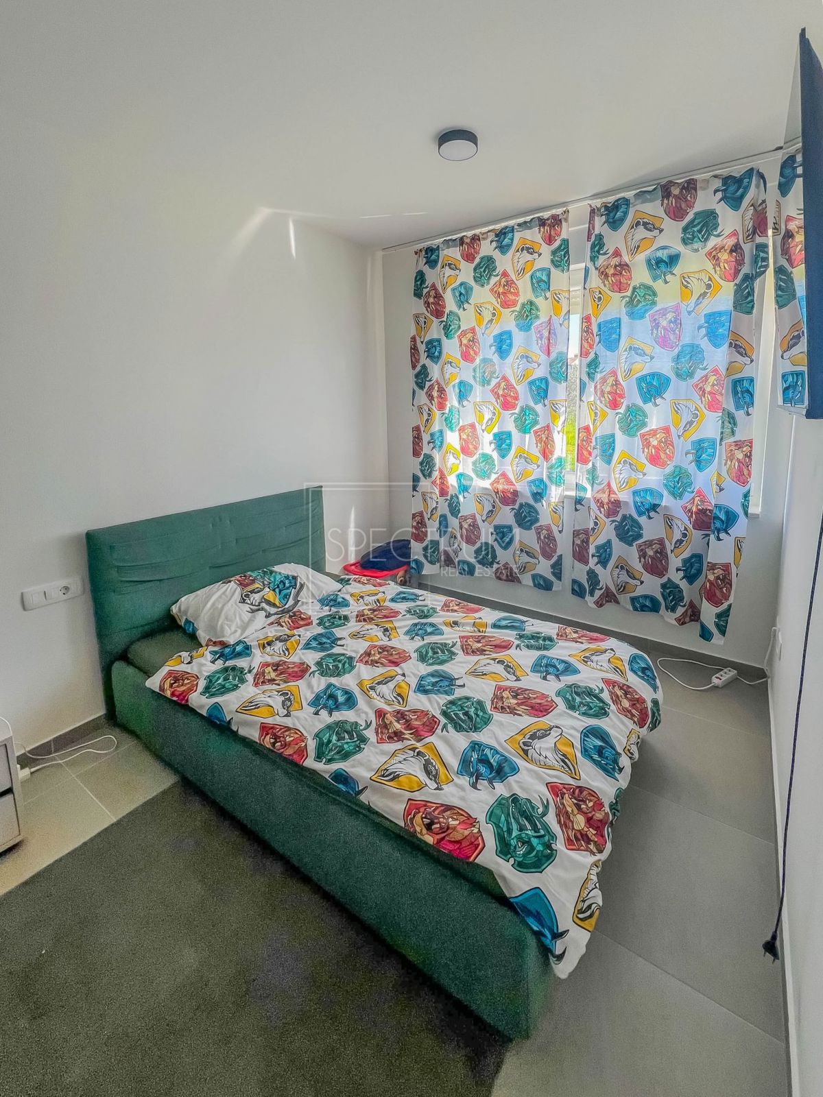 Novigrad, vrstna hiša z vrtom in pogledom na morje