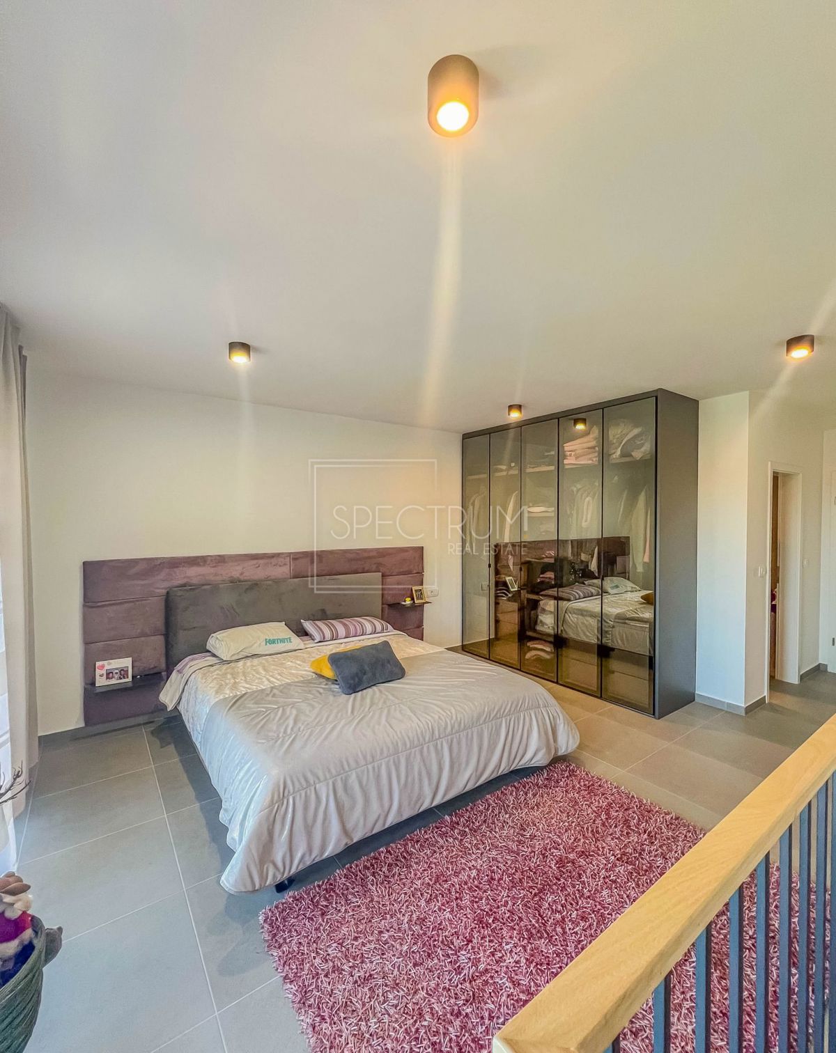 Novigrad, vrstna hiša z vrtom in pogledom na morje