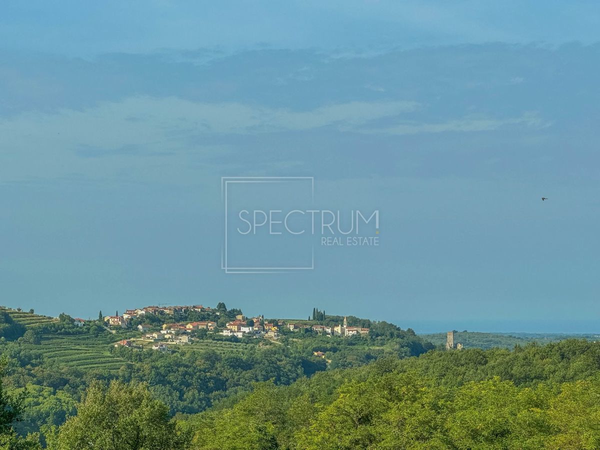Območje Buja, prenovljena kamnita hiša s čudovitim razgledom