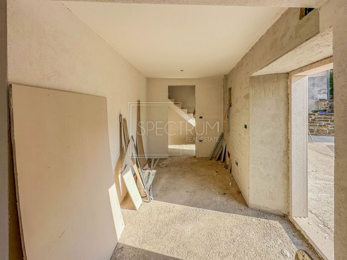 Območje Buja, prenovljena kamnita hiša s čudovitim razgledom