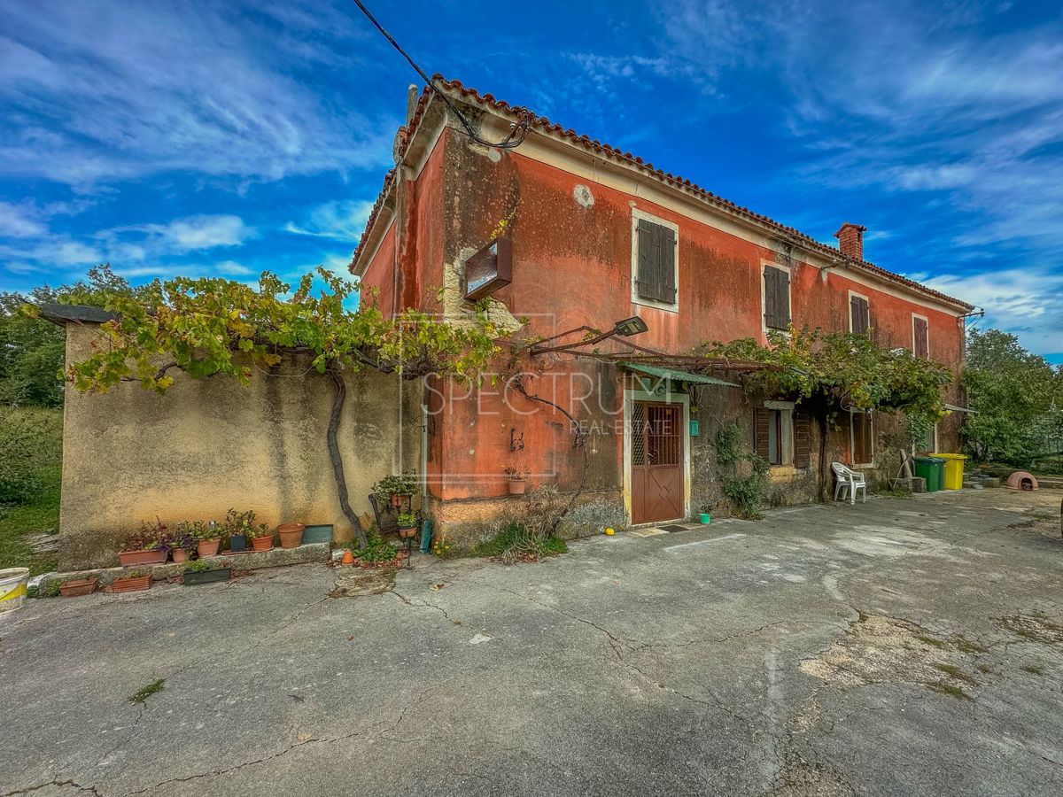 Okolica Grožnjana, samostojna hiša z veliko parcelo