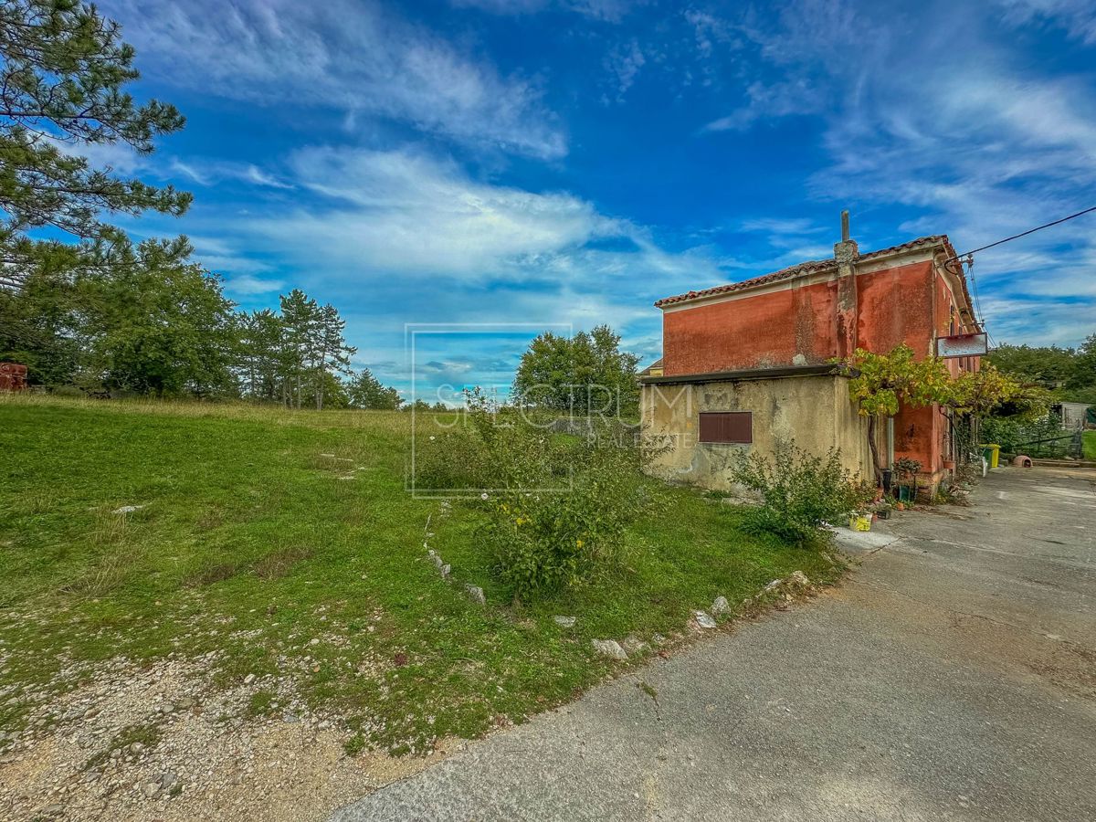 Okolica Grožnjana, samostojna hiša z veliko parcelo