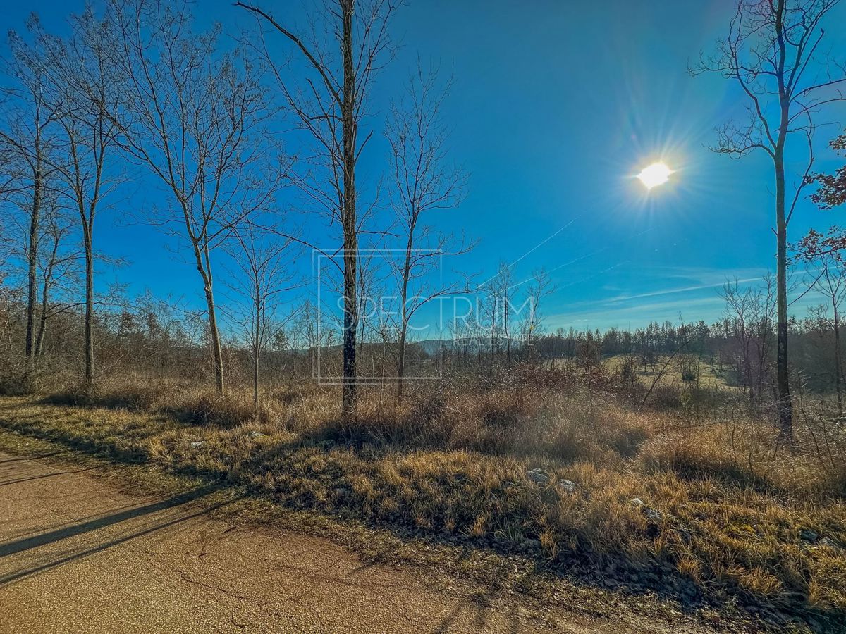 Območje Grožnjana, prostorno zemljišče na koncu vasi