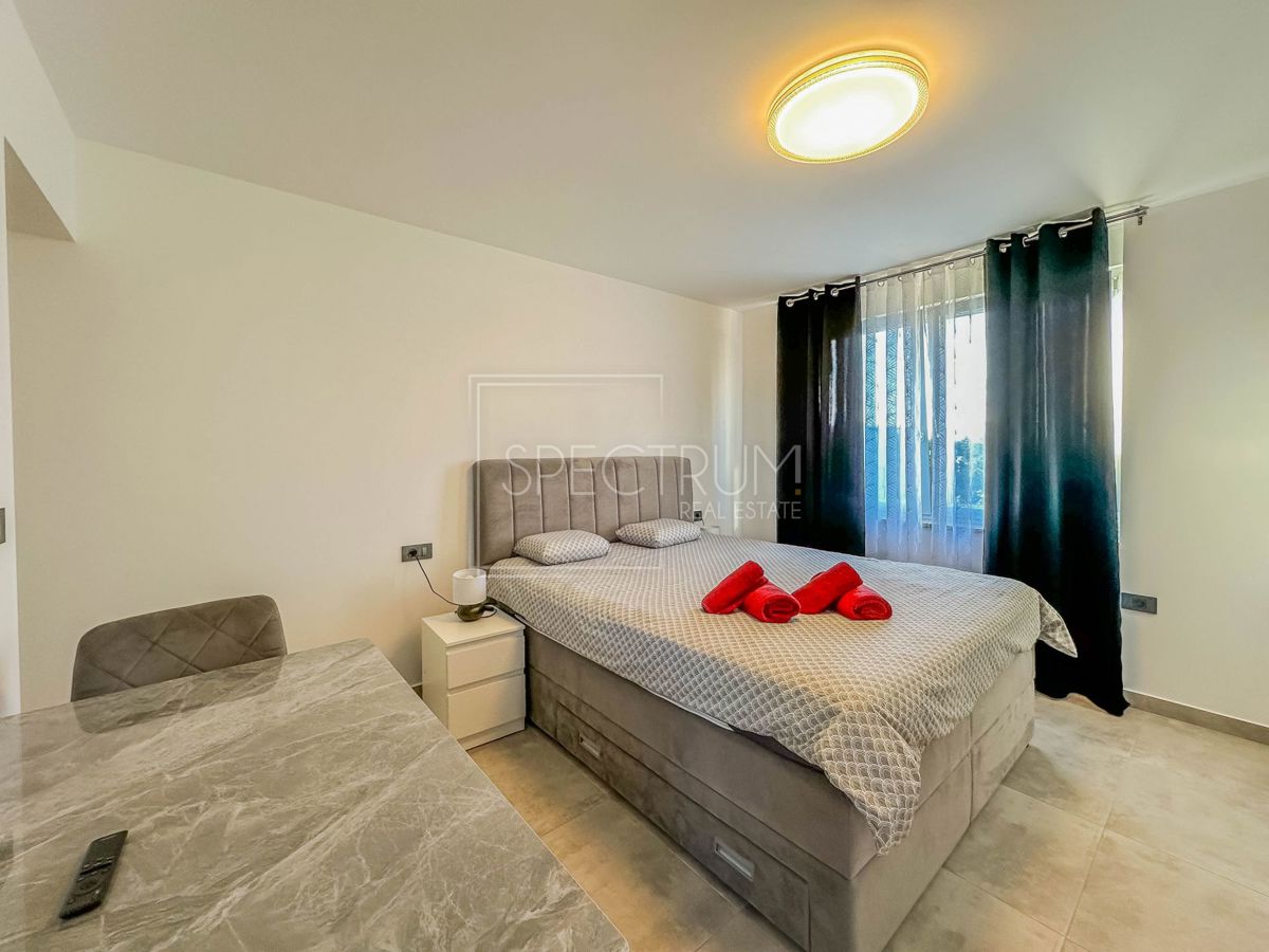 Umag, prenovljeno stanovanje s pogledom na morje!