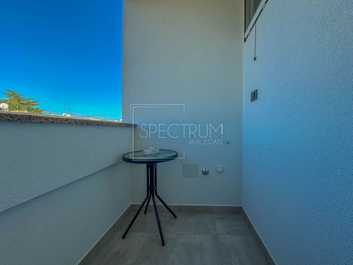 Umag, prenovljeno stanovanje s pogledom na morje!