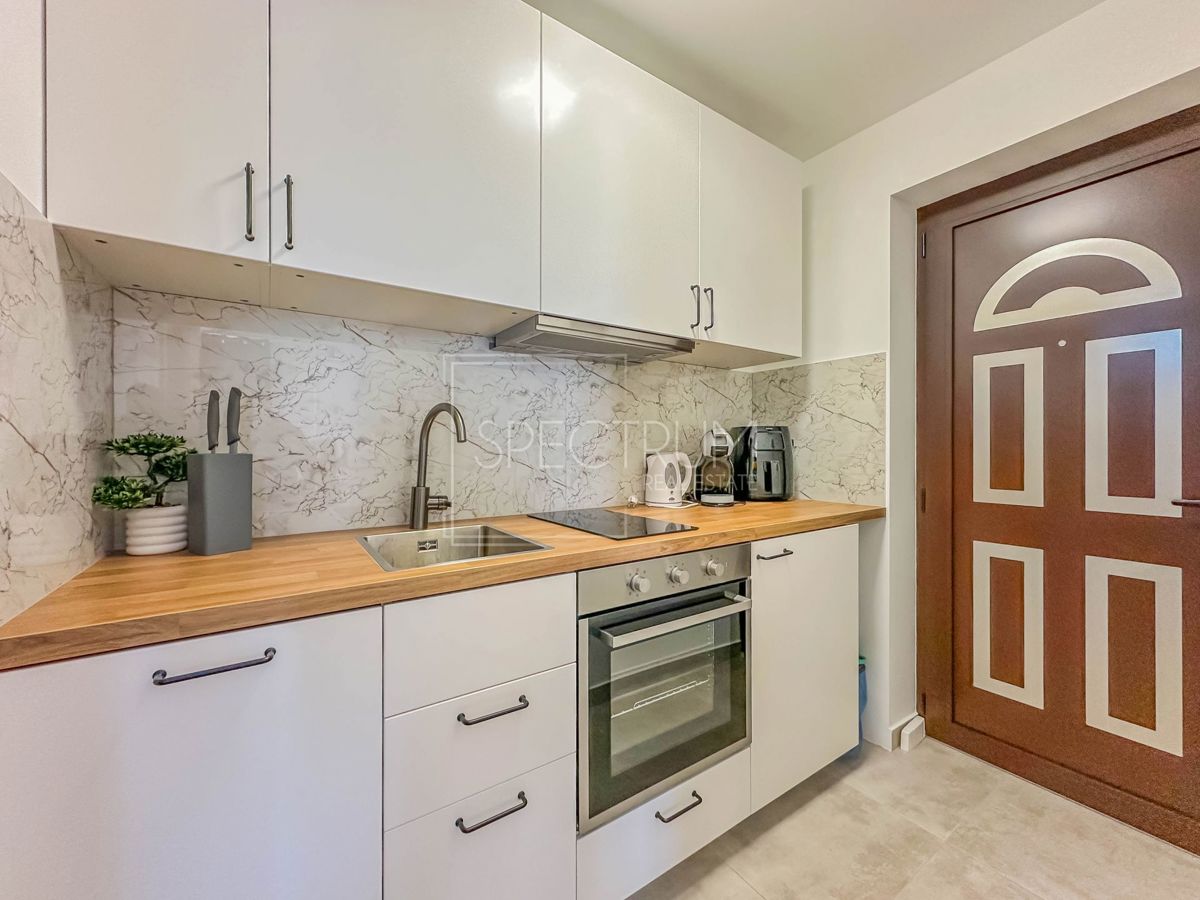 Umag, prenovljeno stanovanje s pogledom na morje!