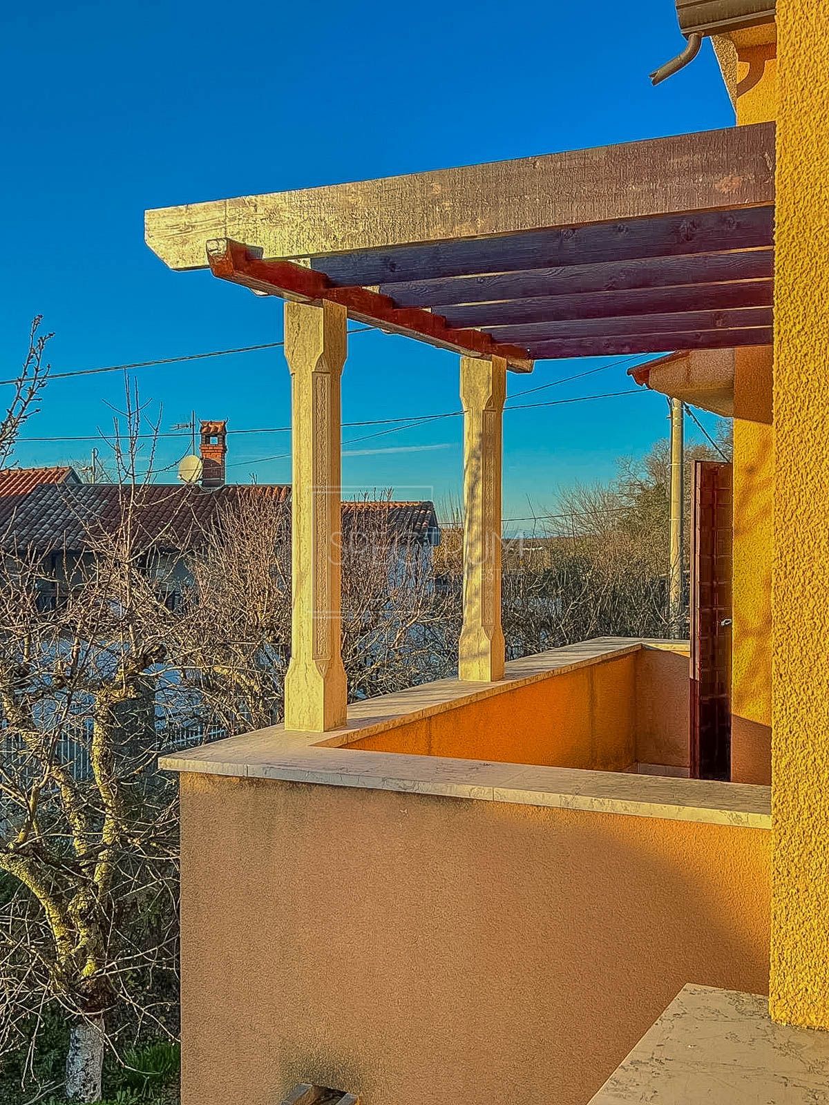 Območje Brtonigle, samostojna hiša na mirni lokaciji