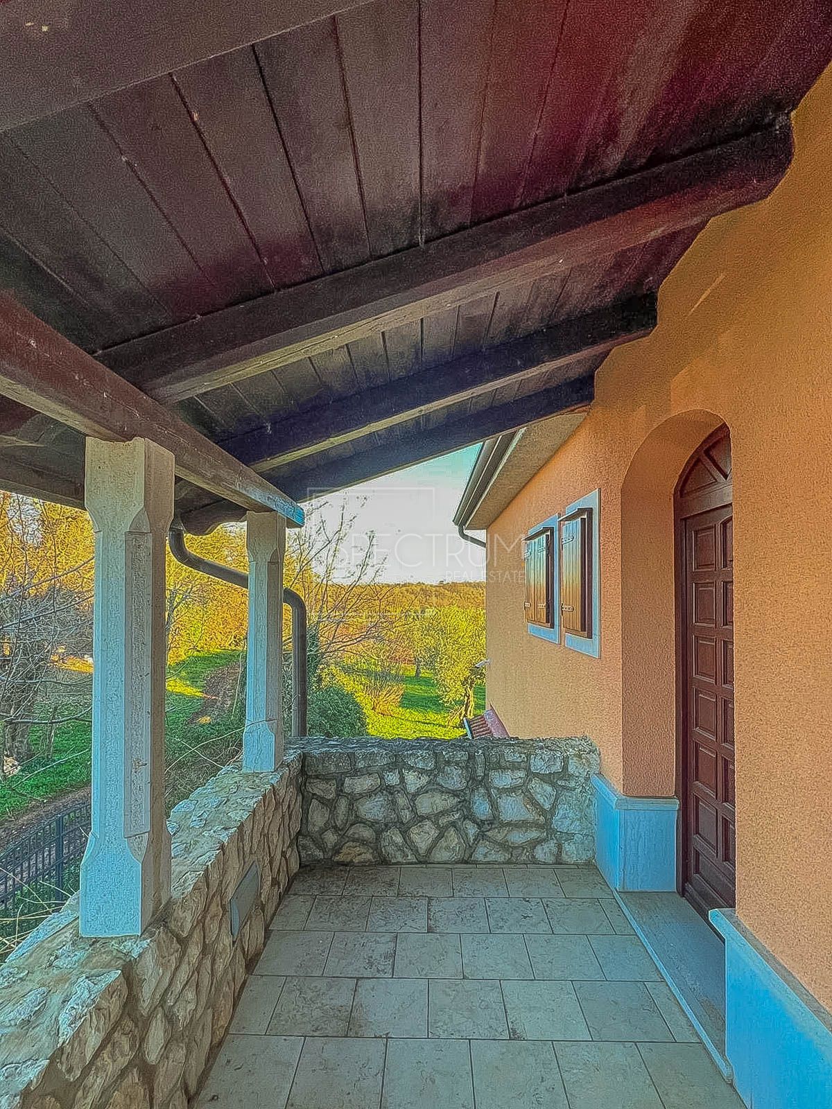 Območje Brtonigle, samostojna hiša na mirni lokaciji