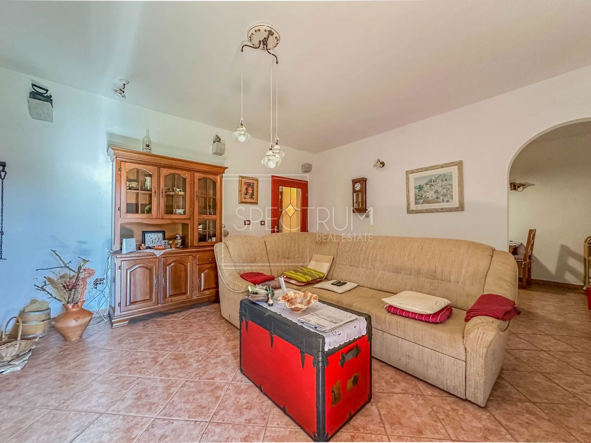 Območje Brtonigle, samostojna hiša na mirni lokaciji