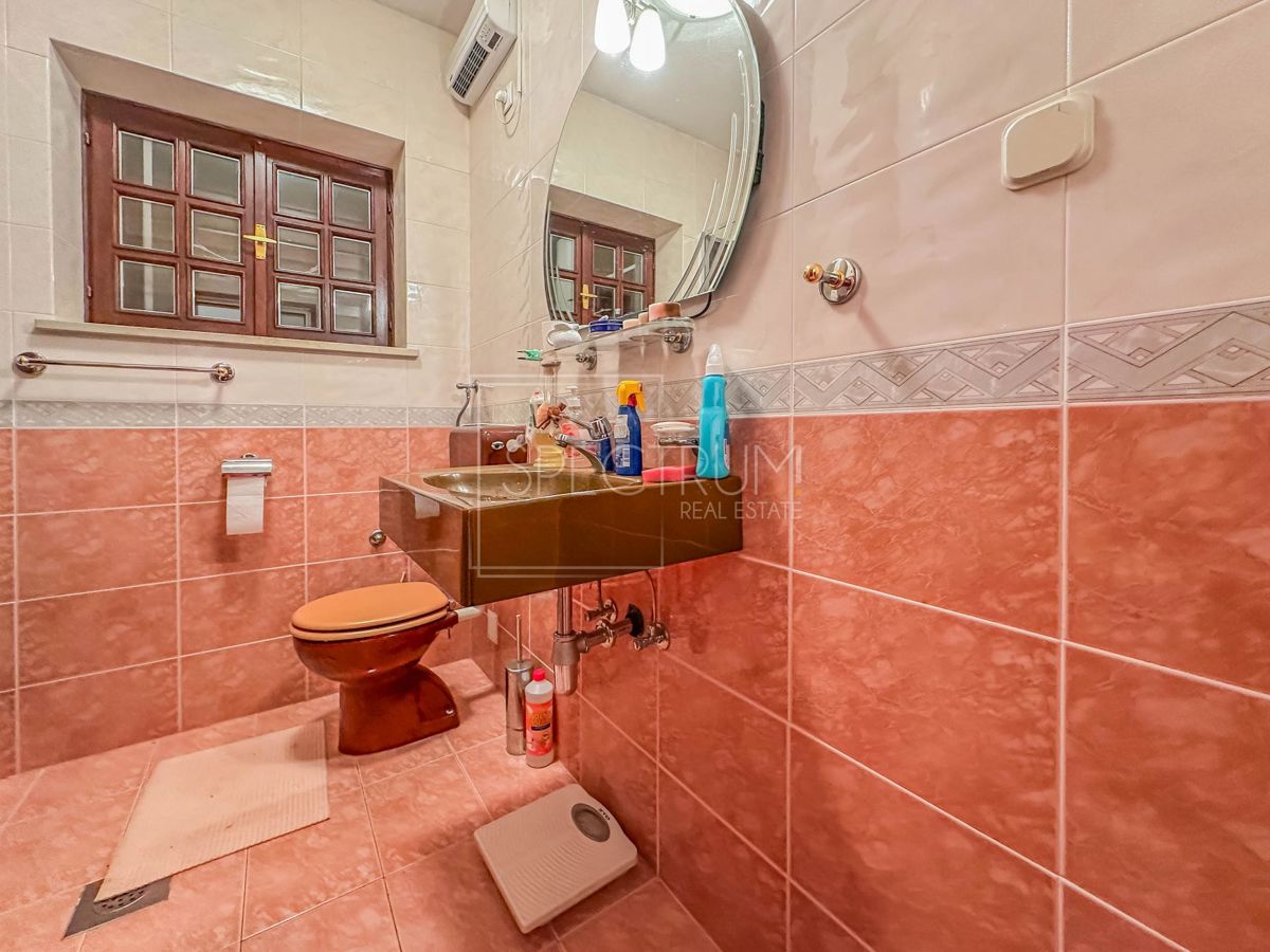 Območje Brtonigle, samostojna hiša na mirni lokaciji