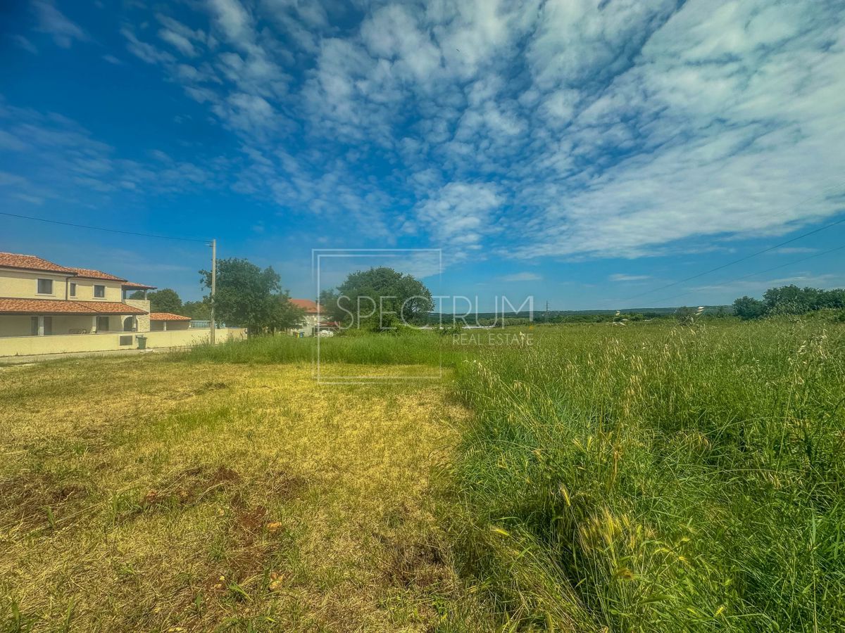 Okolica Poreča, zemljišče primerno za gradnjo hiše