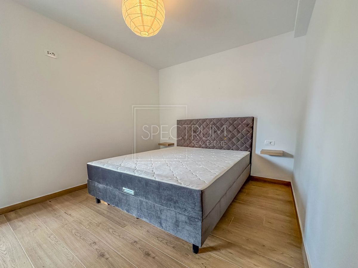 Novigrad, polsamostojna hiša z bazenom