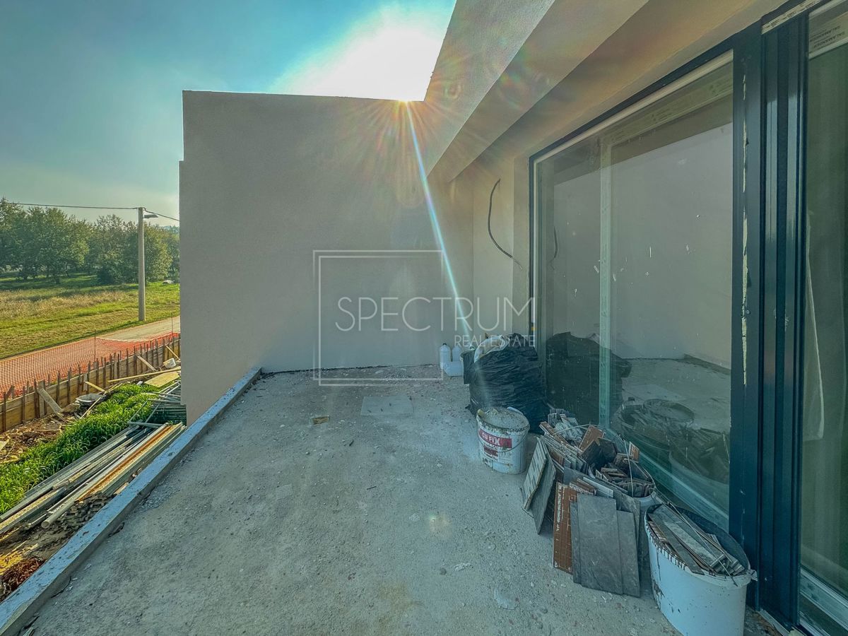 Poreč, moderno stanovanje s strešno teraso