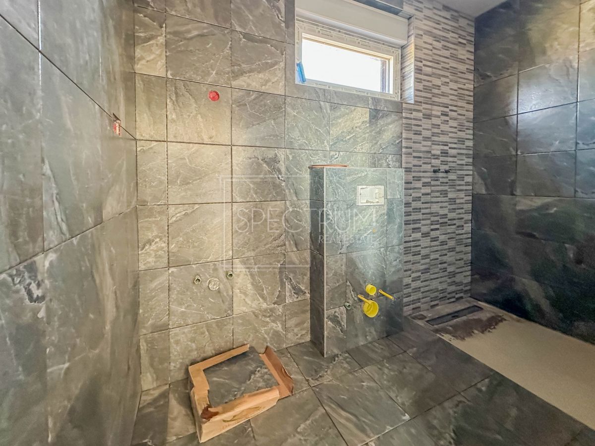 Poreč, moderno stanovanje s strešno teraso