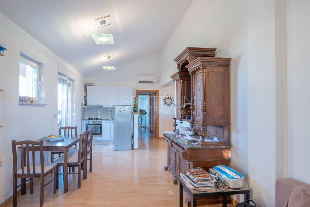 Poreč, opremljeno stanovanje s pogledom na morje