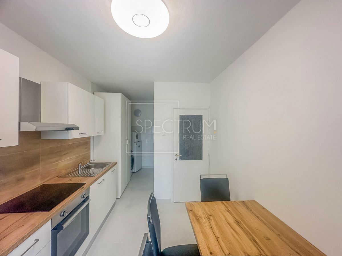 Umag, prenovljeno stanovanje v centru blizu plaže!