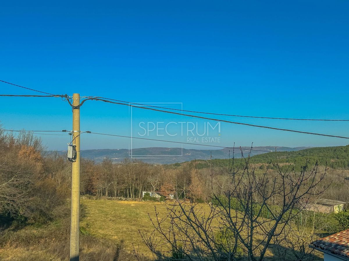 Območje Karojba, samostojna hiša na mirni lokaciji