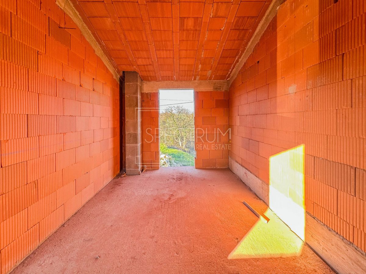 Območje Karojba, samostojna hiša na mirni lokaciji