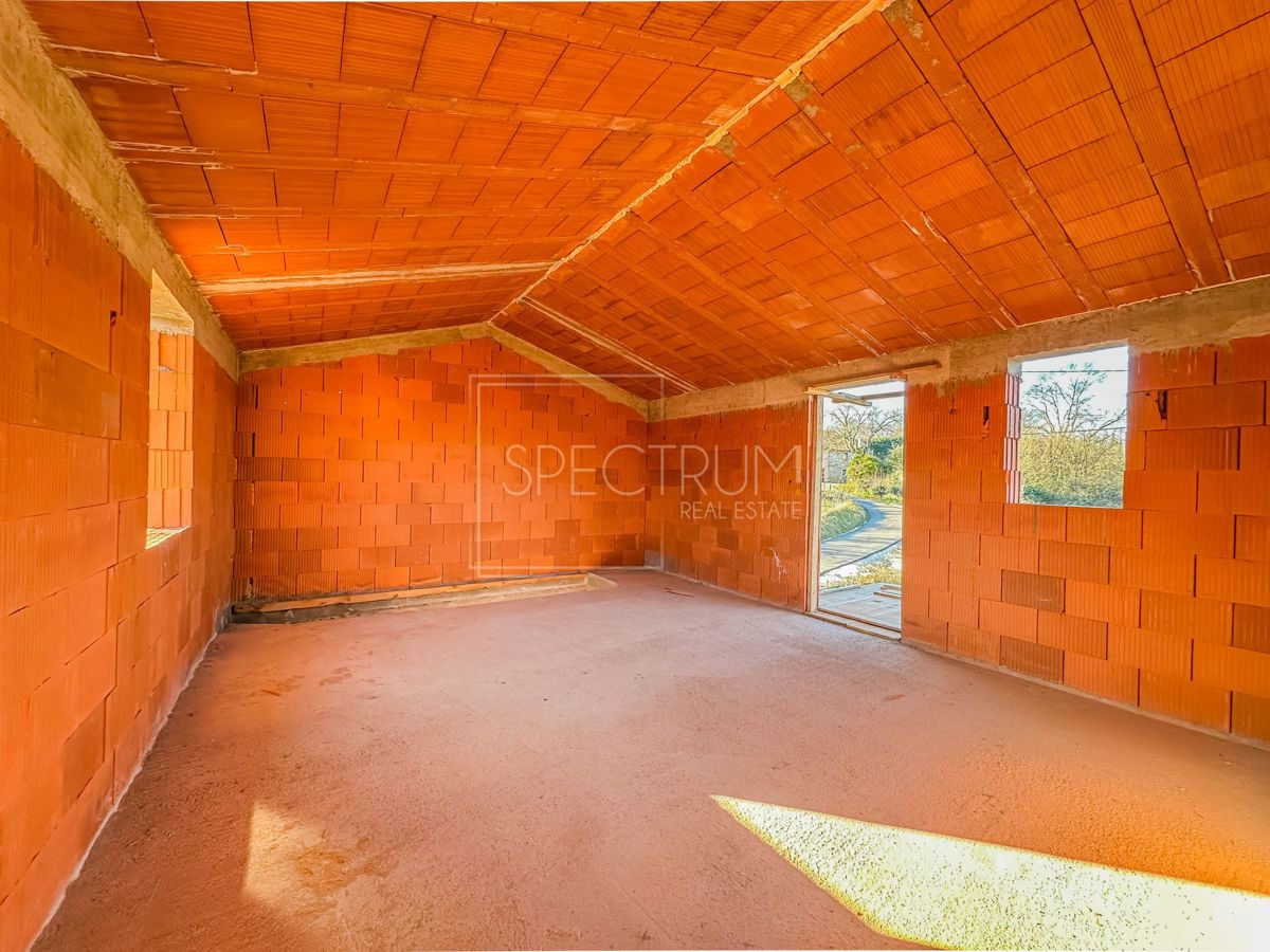 Območje Karojba, samostojna hiša na mirni lokaciji