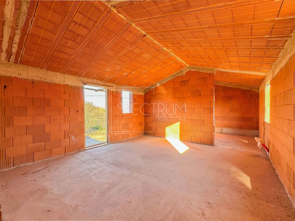 Območje Karojba, samostojna hiša na mirni lokaciji