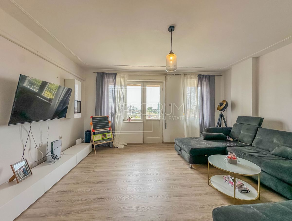 Umag, stanovanje v centru s pogledom na morje