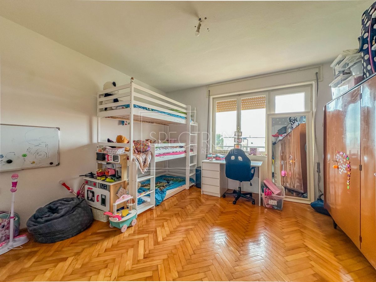 Umag, stanovanje v centru s pogledom na morje