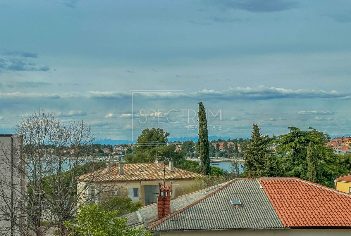 Umag, stanovanje v centru s pogledom na morje